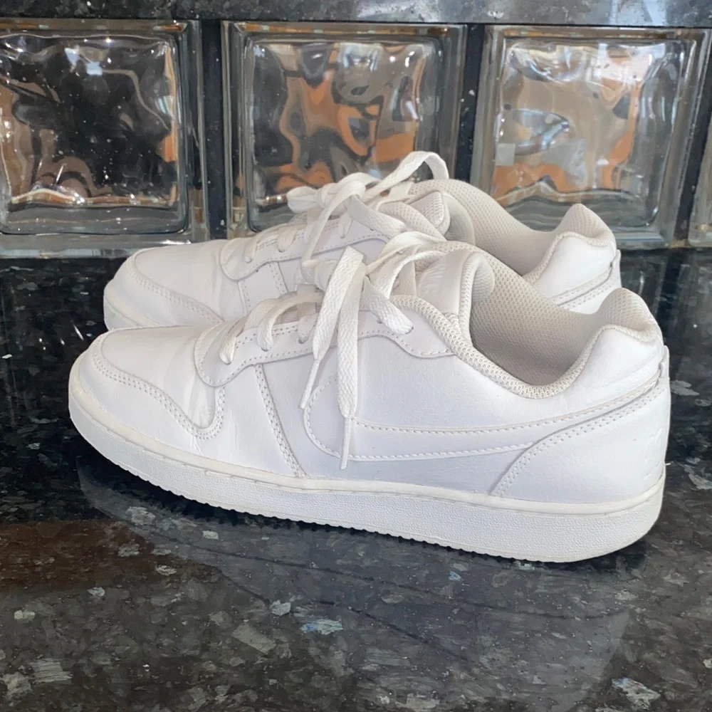 Nike Ebernon Low Casual White Athletic Shoes Sneakers Size 7.5 AQ1779-100
